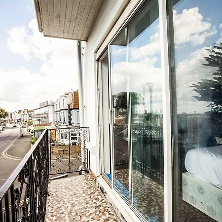 The Clacton Hotel Extérieur photo