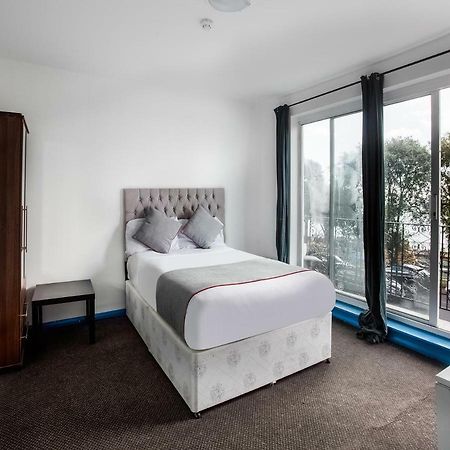 The Clacton Hotel Extérieur photo