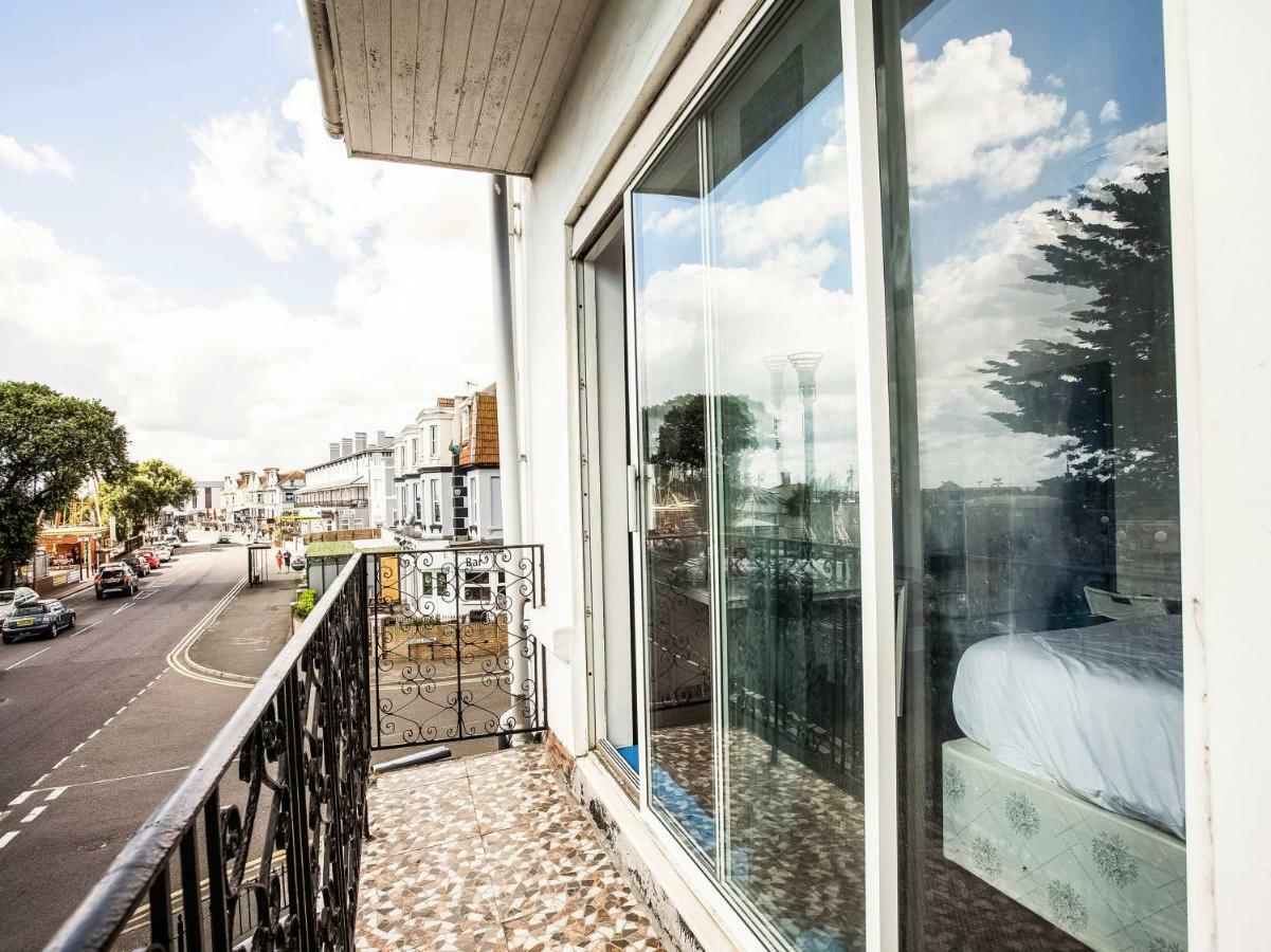 The Clacton Hotel Extérieur photo