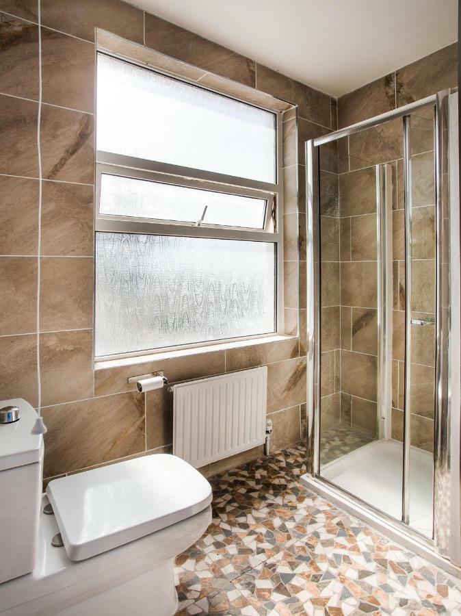 The Clacton Hotel Extérieur photo