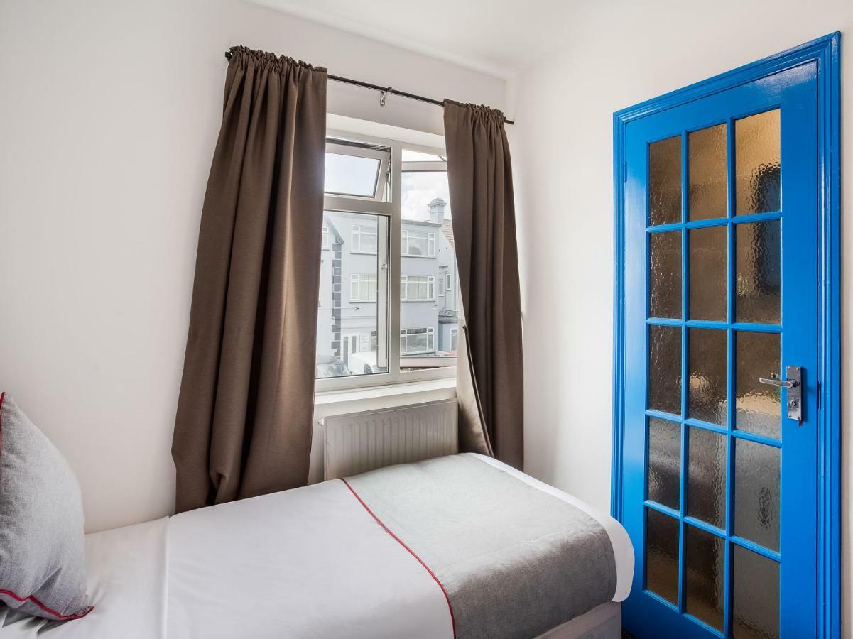 The Clacton Hotel Extérieur photo